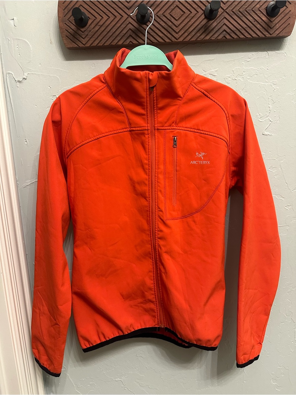 Arc'teryx Orange Full-Zip Softshell Jacket (big kid L = women’s size Small)